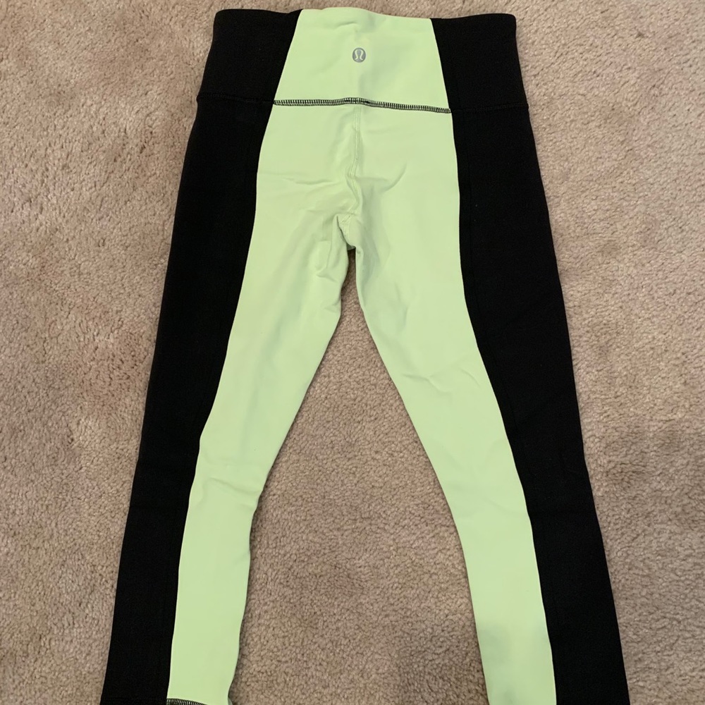 Lululemon Cropped Leggings - Size 4 Black & Lime
